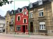 Maison mitoyenne Vente 4 chambres à Luxembourg-Bonnevoie - 1 350 000 € Schaus Immobilier vous propose à la vente cette maison mitoyenne, implantée dans une rue agréable à proximité de toutes les commodités.
L’entrée dans la maison se fait au rez-de-chaussée, desservant :
- Un salon/salle à manger (+-32,50m2)
- Une cuisine (+-9,50m2)
- Une première chambre avec une salle d’eau attenante.
- Une grande terrasse.
Un escalier en bois permet d’accéder au premier étage où se trouvent :
- Un salon/salle à manger (+-26,50m2)
- Une cuisine attenante (+-8,50m2)
- Une salle de douche avec fenêtre
- Un grand balcon
Un escalier en bois permet d’accéder au second étage :
- Une deuxième chambre (+-14,50m2)
- Une troisième chambre (+-13,50m2) avec accès à un balcon
- Une quatrième chambre (+-12,50m2) avec un WC
Des escaliers permettent d’accéder au grenier.
La maison est complétée par un grand sous-sol.
En ce qui concerne les équipements de la maison :
- Les fenêtres sont en double vitrage
- La toiture a été nettoyée et traitée avec un produit imperméabilisant
- Le bien est chauffée au mazout avec une chaudière de la marque Buderus. Le raccordement au gaz est présent dans la maison.
- Certificat de performance énergétique : H-H
- Disponibilité de la maison : à convenir
La maison se trouve à proximité immédiate de toutes les commodités :
Nous sommes à votre disposition pour tout renseignement complémentaire et un rendez-vous de visite.
Les honoraires de négociation sont à la charge du vendeur.
Ref agence :VM0297