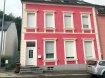 Maison Vente 6 chambres à Tetange - 539 000 € Il s'agit d'une maison libre de 3 côtés à Tétange avec une surface habitable d'environ 265 m2 qui se compose comme suit :Sous-sol :CavesCave chaudièreAu rez-de-chaussée :Hall d'entréeCuisineLivingSalle de bainWC séparéPremier étage :3 chambres à coucher1 Studio (cuisine et salle de douche) Deuxième étage (loué)Cuisine et LivingSalle de bain2 chambres à coucherL'immeuble est divisé en principe en 2 appartements et un studio.La maison se situe à proximité de toutes les commodités (autoroute, gare, bus, commerces, écoles, etc)Pour tout complément d‘information, n'hésitez pas à nous contactez par téléphone au 28 77 88 22.Nous sommes également disponibles pour organiser les visites le samedi !Nous sommes, en permanence, à la recherche de nouveaux biens à vendre (des appartements, des maisons et des terrains à bâtir) pour nos clients acquéreurs.N‘hésitez pas à nous contacter si vous souhaitez vendre ou échanger votre bien, nous vous ferons une estimation gratuitement.Ref agence :48
