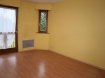 Appartement Location 1 chambre à Blotzheim - 485 € F2 à louer à Blotzheim . Dans une impasse au calme, au 1er étage d'une petite résidence, ce F2 de 42 m2 comprend: une entrée, une cuisine équipée (sauf refrigérateur) avec balcon, un séjour, une chambre, une salle de bains et WC séparés. Cave en sous-sol et garage pré-fabriqué dans la cour. Chauffage individuel électrique. Disponible le 1er juin 2018.