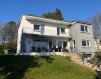 Villa Vente 5 chambres à Thionville-Guentrange - 725 000 € Située dans un quartier résidentiel
Villa individuelle de + ou - 200m2 très lumineuse, édifiée sur un terrain de 14.76 ares entièrement clos comprenant entrée spacieuse, salon séjour avec accès terrasse (41m2) (sud) , cuisine avec espace repas, bureau, buanderie, WC.
Au 1er , dégagement , 5 chambres, 2 salles de bains.
Sous-sol comprenant garage 2 voitures, 2 caves, chaufferie, séchoir et cave sous terrasse.
A l'extérieur jardin arboré.
Double vitrage PVC, pompe à chaleur.
Portail accès motorisé.
Toiture neuve (2024) Façades récentes.
Très bon état général.