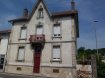 Maison Vente 4 chambres à Pont-à-Mousson - 299 000 € Très belle maison bourgeoise en parfai état. Elle offre en rdc, salon, bureau, salle d'eau, cuisine équpée avec cellier, séjour en accès terrasse. . A l'étage 4 chambres, dressing, 2 salles de bains. Sur l'arrière et sans vis à vis, joli jardin clos et arboré. Grenier aménageable et cave.