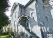Maison Vente 4 chambres à Serémange-Erzange - 319 500 € Maison Jumelée Seremange Erzange 6 pièce(s) 145 m2. POSEZ VOS MEUBLES ! MAISON D'EXCEPTION !Sur la commune de SEREMANGE ERZANGE, à proximité de toutes commodités (autoroute, commerces, écoles, piscine, ....), dans une rue peu passante, devenez propriétaire d'une maison jumelée de caractère de près de 140m² habitables édifiée sur un terrain de 609m².Entièrement rénovée avec goût, elle offre des prestations de très belles qualités.Le rez de chaussée surélevé se compose d'un hall d'entrée desservant une cuisine récente et semi ouverte de 9m², ainsi qu'à 32m² de pièce de vie lumineuse prolongée par une véranda attenante de 13m² permettant un accès direct au jardin.Pour votre confort, vous profiterez d'une cheminée moderne à bois dans le salon.Enfin vous disposez de commodités séparées avec lave main.Le 1er étage dispose de 2 grandes chambres parquetées de 16m² ainsi que d'une majestueuse salle de bain avec douche italienne, baignoire et wc.Les combles aménagés offrent 2 chambres complémentaires ainsi qu'une seconde salle d'eau avec wc.Le sous-sol entièrement aménagé, carrelé, se compose d'une pièce de rangement avec sa cave à vin en pierre, d'une buanderie-chaufferie avec de grands placards (dressings), d'un point d'eau avec douche ainsi qu'un wc.Aussi vous y trouverez une cuisine d'été avec accès direct au jardin.Le jardin exposé Nord Ouest de près de 300m² plat et arboré offre un belle espace de verdure.Stationnement facile dans la rue avec possibilité d'acquérir un garage (avec porte motorisée) en face de la maison.RÉNOVATION COMPLÈTEMATÉRIAUX DE HAUT STANDINGDV PVC / VOLETS ROULANTSADOUCISSEUR D'EAUCHAUDIÈRE GAZTERRAIN CLOSHonoraires à charge vendeurMarie PETITFRERE : 06 95 67 68 76