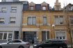 Immeuble de rapport Vente 2 chambres à Esch-sur-Alzette - Prix sur demande Bel immeuble de rapport à 2 unités avec cadastre vertical, rénové en 2006, situé en plein centre de la Ville d’Esch/Alzette.
L’immeuble dispose d’une surface commerciale ainsi qu’un beau duplex/loft avec un magnifique jardin.
Surface commerciale (61m2 + 4,50 m2) en ce moment exploité comme salon de coiffeur disposant de : surface commerciale, cuisine, WC séparé et balcon.
Duplex/Loft (131 m2 + cave 60,93m2 + terrasse 18 m2) :
Sous-sol : Hall, escalier, 1 WC séparé, grande cave avec débarras, chaufferie, buanderie et accès vers le grand jardin.
Rez-de-chaussée : Hall d’entrée avec cage d’escalier
1er étage : Grande cuisine équipée donnant sur la partie salle à manger et living. Toute cette partie est illuminée par la grande baie vitrée donnant accès à la terrasse (18m2).
2 étage : Palier, 1 grande pièce ouverte (esprit loft) avec la chambre à coucher principale, une salle de douche et WC séparé ainsi qu'une grande armoire - dressing encastrée. On dispose également d’une 2ième chambre également équipée d'une armoire encastrée - dressing ainsi qu’une salle de douche et WC.
Objet rare disposant de belles finitions.
Possibilité de louer des parkings à quelques pas en face de la maison.
Absolument à voir.