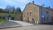 Maison Vente 3 chambres à Ville-Houdlémont - 129 000 € Dans le charmant village de VILLE HOUDLEMONT proche de la frontière belge, ancienne fermette atypique rénovée en 2009 d'une superficie d'environ 106 m² + annexes avec jardin et garage.
RDC : Entrée sur cuisine, séjour-salon, salle de bains avec douche, WC indépendants, dégagement, buanderie, garage 1 voiture
1er étage : hall de nuit, trois chambres, deux greniers dont 1 de 50 m² aménageable
une terrasse et un jardin de 3 ares environ
Chauffage par chaudière bois
Quelques travaux à prévoir : remise au goût du jour, électricité, simples vitrages,
Contact : Sylvie GASNIER
06 70 31 98 38