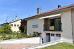 Maison Vente 4 chambres à Blénod-lès-Pont-à-Mousson - 154 000 € Maison proche écoles et commodités.. Au calme proche de la nature maison comprenant : hall d'entrée, WC, cuisine, séjour avec un accès balcon plein sud, 4 chambres, salle d'eau récente. Garage, buanderie, atelier. Jardin autour de la maison. Fenêtre doubles vitrages alu et chauffage central gaz. Idéal jeune couple !!!