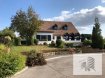 Maison Vente 5 chambres à Niederanven - 2 150 000 € Maison, libre de 4 cotés, avec une surface habitable d’environ 200 m2, érigée sur un terrain de 9,52 ares, composée comme suit :
Rez-de-chaussée : Hall d’entrée, salle de bain, living/salle à manger et cuisine avec accès terrasse et jardin, salon (Stuff), une chambre à coucher.
1ier étage : Hall de nuit, 4 chambres, une salle de bain.
Sous-sol : garage pour 2 voitures en enfilade, hall, chaufferie et buanderie.
Extérieur : terrasse et jardin arboré.
La maison se situe dans un quartier strictement résidentiel au calme.
Un jardin adjacent de 3,26 ares peut être loué pour un loyer de € 7 par an.
Pour tous renseignements supplémentaires ou pour prendre rendez-vous pour une visite, veuillez nous contacter par téléphone au (+352) 691 400 705 ou 691 400 706 ou par mail : info@17b.lu