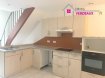 Appartement Location 3 chambres à Lunéville - 630 € c.c. Appartement moderne en duplex, très bien situé en plein centre ville, et à proximité immédiate de la gare. Il est composé d'une entrée avec placard, de toilettes, d'une cuisine équipée et aménagée ouverte sur un salon.
A l'étage, vous trouverez trois belles chambres lumineuses avec parquet flottant et une salle de bains avec douche, toilettes et placard. Le chauffage est au gaz.