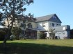 Maison Vente 7 chambres à Ospern - 1 095 000 € A vendre dans le village d'Ospern maison à plusieurs logements avec cadastre vertical.
Maison de gauche, maison neuve: (surface habitable de 157 m²)
Rdch:
- hall d'entrée
- garage de 67,99 m² avec fosse
1er étage:
- beau séjour avec sortie sur grande terrasse de 29,04m²
- cuisine équipée avec débarras
- wc séparé
- 2 chambres à coucher
- salle de bain.
Comble:
- 1 chambre à coucher
- salle de bain
- séjour / salle à manger avec cuisine équipée.
Maison de droite (surface habitable de 166 m²)
Rdch:
- hall d'entrée
- 1 chambre à coucher
- salle de bain
- buanderie
- beau séjour / salle à manger
- cuisine équipée, sortie vers véranda de 22,30m², jardin, terrasse.
1er étage:
- 3 chambres à coucher
- bureau.
Grenier de 53,56 m²accès par une trappe.
Garage 1 voiture.
Jardin clôturé avec abri de jardin.