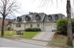 Villa Vente 4 chambres à Bourglinster - 1 190 000 € Villa sur terrain de 29,52 ares, situation idyllique, très beaux volumes, ±280 m2, constr. ±1989, hall, living, salle à manger, terrasse, cuisine équipée, 4 chambres à coucher, 2 salles de bains, WC séparé, bureau, cave, garage 2 voitures avec fosse, beau jardin.Ref agence :882370-VM0236