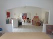 Appartement Vente 3 chambres à Algrange - 174 000 € Algrange . Duplex 144 m².. Dans une maison bourgeoise, ce bel appartement occupe la totalité du 1 er étage. D'une superficie de 144 m² habitable, ce duplex vous offre de très beaux volumes et de belles hauteurs de plafond. Il se compose d'une entrée, d'une cuisine équipée, d'une salle de bains avec douche et wc, salon séjour et trois chambres. Un second wc . Pas de charges de copropriété dans cet immeuble très bien entretenu . Immodm 06 33 23 33 03