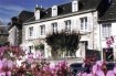 Maison Vente 6 chambres à Château-du-Loir - 210 000 € Maison de caractère sur trois niveaux. Château du Loir, plein centre, maison de caractère de sept pièces sur trois niveaux avec grandes pièces de réception, six chambres, avec salle d'eau et salle de bains , un garage, cave, un puits avec eau de source, un jardinet. Deux entrées possibles, idéal pour chambres d'hôtes. Prestations sérieuses.