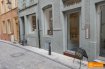 Local commercial Location à Luxembourg-Centre ville - 2 950 € Belle surface commerciale située dans la vielle ville au rez-de-chaussée d'un immeuble dans la rue du Nord.Le local dispose d'une belle vitrine, une pièce ouverte, débarras et 1 WC séparé.A visiter.Ref agence :7