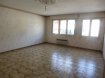 Appartement Location 3 chambres à Pont-à-Mousson - 720 € Appartement de type F4 :
Entrée avec placard / Cuisine / Buanderie / Séjour-Salon / WC / Salle de bains / 3 Chambres
Chauffage élect.
Charges : OM + Elect. des communs