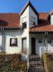 Maison mitoyenne Vente 2 chambres à Dudelange - 765 000 € HOME PROJECT SA vous offre une jolie maison mitoyenne construite en 1996 d'une surface totale de 140m2 et une surface habitable de 104m2.
Au rez-de-chaussée vous trouvez: un hall d'entrée, un WC séparé, une cuisine équipée et un salon/salle à manger avec un accès sur une terrasse de 15 m2.
À l'étage : deux chambres à coucher, dont une très spacieuse et une salle de douche avec WC ainsi que la salle technique.
Au sous-sol : 3 grandes caves.
La maison est érigée sur un terrain d'une contenance totale de -2,5 ares.
La toiture consiste en tuiles en béton, les fenêtres sont en bois et dans la cave vous avez une salle spacieuse qui puisse servir comme chambre à coucher ou autres.
Optionnellement: 1 emplacement intérieur à 20.000€
Disponibilité: de suite.