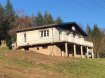 Maison Vente 3 chambres Épinal - 227 000 € Maison de 1964 de plein Pied édifiée sur terrain de 5000 M2 avec accès direct sur la moselle comprenant sur 130 M2 habitable: 3 chambres- 2 salles de bains- 2 WC- Cuisine équipée- salon séjour ( 37 M2) avec cheminée et accès balcon - Très bonne exposition - Toiture neuve- double vitrage neuf. Terrain cloturé avec portail.