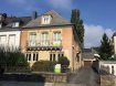 Maison Location 5 chambres à Luxembourg-Limpertsberg - 4 500 € En plein centre du quartier du Limpertsberg, Sigelux Real Estate vous propose à la location, cette charmante maison de maître, située au 29, rue Léandre Lacroix L-1913 Luxembourg
Surface habitable 280m2
Elle se compose comme suit :
Au rez de chaussée
- Hall d’entrée avec cheminée et garde-robe
- Cuisine équipée avec un accès terrasse
- Salle à manger avec accès terrasse
- Bureau avec de nombreux rangements
- Salon avec feu ouvert
- Une toilette séparée
- Garage pour 2-3 voitures
- Jardin
Au 1er étage
- 4 chambres à coucher
-1 salle d’eau avec baignoire, douche, placard de rangement
Au 2éme étage
-1 chambre à coucher
- Salle de bain avec baignoire, et WC
- 1 grenier
Au sous-sol
- Chaufferie
- Cave à vin
- Buanderie
- 2 pièces de rangement
DISPONIBILITE IMMEDIATE
Loyer : 4500€
Garantie locative : 3 mois de loyer
Frais d’agence 1 mois de loyer +17 % Tva
Pour plus de renseignement ou un Rendez-Vous pour visiter, contactez :
SIGELUX 46 71 31 ou info@sigelux.lu