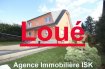 Villa Location 6 chambres à Bridel - Prix sur demande Superbe maison libre des 4 côtés avec très beau jardin dans une impasse
Grand living avec feu ouvert avec accès sur terrasse plein sud.
Très grande cuisine entièrement équipée avec frigo américain et débarras.
Très beau hall , bureau et WC sép.
A l étage 4 grandes chambres dont 1 Master avec Dressing, grande salle de bains avec baignoire et douche, salle de douche et WC sép.
Sous le toit une grande pièce avec salle de douche en annexe, débarras
Sous sol avec sauna (poss) et salle de douche, multiples caves et buanderie
Garage pour 3 voitures, grand jardin et emplacements devant maison.
Ref agence :916748