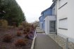 Appartement Vente 1 chambre à Canach - 569 000 € New Keys vous propose ce très bel appartement situé dans un impasse à Canach, commune de Lenningen
Cet charmant appartement de /- 60m2 se composé de la manière suivante:
-Hall d'entrée;
-Living /- 20 m2 avec accès au jardin
-Cuisine équipée /- 10m2
-Chambre avec salle de douche /- 20m2
-wc
Pour compléter le bien:
-Terrasse de /- 20m2
-Jardin de /- 60m2
-1 emplacement intérieur
-1 emplacement extérieur
-cave de /- 4m2
-buanderie comune
Transports/Bus -lignes 140 Kirchberg
-lignes 150 Luxembourg Ville
N'hésitez pas à nous contacter au 352 621 647 509 ou par email ahenriques@newkeys.lu pour des informations complémentaires ou pour visiter le bien.
Les prix s'entendent frais d'agence de 3 % TVA 17 % inclus dans le prix et payable par le vendeur.
Nous recherchons en permanence pour la vente et pour la location, des appartements, maisons, terrains à bâtir pour notre clientèle déjà existante.
N'hésitez pas à nous contacter si vous avez un bien pour la vente ou la location.
Estimation gratuites.
Ref agence :B5003372