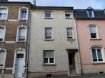 Maison mitoyenne Vente 4 chambres à Esch-sur-Alzette - 385 000 € LUXPROIMMO vous propose à la vente cette maison de 4 chambres à coucher entièrement à rénover, d'une surface totale de 180m² et située dans un quartier calme de Esch/Alzette proche de toutes commodités.