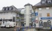 Duplex Vente 1 chambre à Strassen - 373 200 € Très bel appartement/duplex de 73 m2 situé au dernier étage à l'arrière d'un immeuble situé au 204, route d'Arlon à Strassen qui se compose comme suit: Hall d'entrée, living avec terrasse, cuisine séparée , salle de douche, grande chambre à coucher à l'étage, beau parquet sur toute la surface, peinture neuve, un emplacement intérieur et un emplacement extérieur, cave L'appartement sera disponible à partir du mois de mi-janvier 2018Situé à proximité de toutes commodités, commerces, réseau routier, écoles, à 10 min du Centre-villejanvier 2018Ref agence :102960