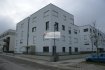 Appartement Location 1 chambre à Differdange - 1 200 € Immo Excellence vous propose ce joli et moderne appartement d'une surface habitable de 51,72 m2 situé au rez-de-chaussée d'une résidence neuve.
L'appartement se compose comme suit : Un hall d'entrée, un W.C. séparé, une salle-de-douche, une jolie et moderne cuisine équipée d'appareils haut de gamme, un séjour salle-à-manger, une belle terrasse partiellement couverte avec accès direct sur un petit jardin, une chambre-à-coucher, une cave ainsi qu'un emplacement intérieur.
Très joli appartement, à voir absolument !!
Differdange est une ville du sud-ouest du Grand-Duché de Luxembourg et le chef-lieu de la commune portant le même nom. Située dans le canton d'Esch-sur-Alzette, elle compte environ 24 300 habitants, ce qui en fait la 3e ville du Luxembourg.
Differdange se situe à 20 minutes du centre ville de Luxembourg.
Ref agence : 3426568
