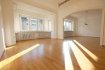 Appartement Location 2 chambres à Luxembourg-Belair - 2 200 € Luxembourg BELAIR, rue de Vianden, au calme et à deux pas du Parc de Merl, bel appartement entièrement repeint à neuf, de 113 m2 habitable, au premier étage sans ascenseur et comprenant : entrée et hall de distribution, WC séparé, living avec parquet au sol, grande cuisine équipée avec sortie balcon de 6,75 m2, une salle de bains avec douche, baignoire et WC, deux grande chambres à coucher dont une avec placard, parquet au sol. Une cave au sous-sol avec étagères, Alarme. Possibilité de louer une place de parking à 50 mètre à 150 euros par mois en plus.
L’appartement est équipé de luminaires.
Contrat de bail de trois ans minimum.
Contact et visites : Rosalba MAITRE téléphone 691 550 189
Prix de location : 2200 euros + 250 euros de charges
Frais d’agence : 2200 euros + TVA