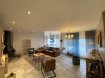 Maison Vente 3 chambres à Ettelbruck - 899 000 € Maison isolée de 200 m2 dont 130 habitables libre des 4 côtés avec jardin et garage d?une contenance de 5a 54ca située dans une rue calme à Ettelbruck.
La maison est composée comme suit:
Rez-de-chaussée : hall d'entrée, bureau, chaufferie et garage.
1er étage : WC séparé, cuisine ouverte sur le salon/salle à manger, accès à une grande terrasse et à un jardin plat et clôturé.
2ème étage : hall de nuit, trois chambres, salle de bain avec baignoire et douche.
Divers : Alarme, parlophone/caméras.
Possibilité d?augmenter la surface d?habitation de /-70 m2 dans les combles ou bien de faire une habitation à part car il y a un accès séparé, donc objet intéressant pour investissement locatif.
Située dans un endroit central. Facilité pour les transports publics.
Ref agence :150