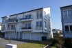 Maison jumelée Vente 4 chambres à Bertrange - 1 400 000 € Belle maison jumelée située sur un terrain de 5a11.
La maison dispose de :
Rez-de-chaussée :
Hall d’entrée, buanderie, cave avec plusieurs pièces de rangement et grand garage pour 3 voitures.
Etage 1 :
Palier, 1 WC séparé, grand living/salle à manger avec accès au balcon, cuisine équipée ouverte avec 2ième salle à manger ainsi qu’accès à la terrasse et au jardin.
Etage 2 :
1 grande chambre à coucher avec dressing, salle de bain ainsi que balcon vers l’arrière.
On dispose également 1 deuxième chambre à coucher, 1 salle douche + WC, 1 espace bureau avec accès au balcon vers l’avant.
Grenier :
Grande pièce ouverte, 1 salle douche +WC, 2 chambres à coucher et 1 terrasse.
Situation à proximité de toutes facilités