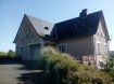 Maison Vente 4 chambres à Luceau - 129 000 € Pavillon sur sous-sol. Luceau, haut de Château du Loir beau pavillon sur sous-sol offrant une entrée, une grande pièce de réception, une cuisine aménagée, trois chambres, salle de bains,wc. Sous sol complet avec bureau , une chambre, douche et wc, double garage, combles aménageables. Terrain à l'avant et à l'arrière pour 2027 m². Proche tous commerces .*Honoraires inclus charge acquéreur : 6.97% TTC (prix 120600.00 euros hors honoraires).
