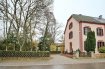 DUDELANGE  Au coeur du quartier, Um Kraizbierg, se trouve cette maison d'époque pleine de charme, située dans un site calme et à proximité de toutes les directions. Cette résidence, entourée d'un jardin propre et bien taillé, entièrement clos, offre un environnement idéal pour se ressourcer et se détendre.  L'intérieur de la maison est particulièrement impressionnant avec ses hauts plafonds de près de trois mètres, ses poutres apparentes et son beau parquet qui créent une ambiance chaleureuse et rassurante, rappelant les chalets des montagnes. L'entrée du hall est spacieuse et bien proportionnée, avec un escalier en bois ouvert qui mène au living-salle à manger. Un WC séparé complète cet espace accueillant.  La cuisine, équipée et bien conçue, est séparée de la salle à manger et offre une vue sur le jardin arrière. Elle est idéale pour préparer des repas savoureux tout en profitant de la lumière naturelle qui y entre.  L'étage supérieur abrite trois chambres à coucher spacieuses et une salle de bain entièrement carrelée. Un hall de nuit distribue courtoisement l'espace et permet d'accéder aux chambres et à la salle de bain. De plus, un grenier aménagé offre une chambre supplémentaire ainsi qu'un petit espace de rangement sous la toiture.  Cet havre de paix est idéal pour les personnes qui recherchent une vie calme et paisible, loin du bruit et de la pollution urbaine.  Pour toutes questions ou demandes d'informations, n'hésitez pas à nous contacter, nous serons toujours à votre service.  Agence ELSA'HOME à votre écoute pour la concrétisation de vos projets en toute confiance.  -----------------------------------------------------  DUDELANGE  In the heart of the district, Um Kraizbierg, you'll find this charming period house, set in a quiet location close to all amenities. Surrounded by a clean, well-trimmed, fully enclosed garden, this residence offers an ideal environment in which to recharge your batteries and relax.  The interior of the house is particularly impressive, with its almost three-metre high ceilings, exposed beams and beautiful parquet flooring creating a warm and reassuring atmosphere, reminiscent of mountain chalets. The entrance hall is spacious and well-proportioned, with an open wooden staircase leading to the living-dining room. A separate WC completes this welcoming space.  The well-designed, fully-equipped kitchen is separate from the dining room and overlooks the rear garden. It is ideal for preparing tasty meals while enjoying the natural light that floods in.  The upper floor houses three spacious bedrooms and a fully tiled bathroom. An open-plan night hall leads to the bedrooms and bathroom. In addition, a converted attic offers an extra bedroom and a small storage space under the roof.  This haven of peace is ideal for people looking for a quiet, peaceful life away from the noise and pollution of the city. .If you have any questions or requests for information, please do not hesitate to contact us. We will always be at your service.  Agence ELSA'HOME is here to help you realise your projects in complete confidence.