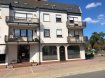 Local commercial Location à Rollingen - 1 600 € Home Project SA vous propose en location un local de commerce pour bureaux et dépôt ( pas de restauration possible), d'une surface de 87 m2 avec un grand espace ouvert, cuisine, WC, cave et 4 emplacements extérieurs devant le local.
Idéalement situé à proximité de la gare de Mersch et de l'accès à l'autoroute A7.
Disponible: de suite
Loyer Charges: 1.600€ 270€ = 1.870€
Caution: 3 x loyer avec charges: 5.610€
Frais d'agence: loyer 17% TVA: 1.872€