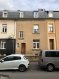 Maison mitoyenne Vente 3 chambres à Luxembourg-Bonnevoie - 875 000 € ***SOUS COMPROMIS***
immohub, votre partenaire dans l’immobilier à Luxembourg- BONNEVOIE, vous propose cette maison mitoyenne à rénover. Implanté sur un terrain de 0,70 ares, la maison qui a une surface habitable de +/- 95 m2, se compose comme suit:
RDC:
Cour avant
Hall d’entrée 5 m2
WC séparé — sera re-transformé en accès cave de +/-32 m2
Salon 12,50 m2
Cuisine (avec accès à la cour arrière) 15 m2
R+1:
Hall de nuit 4,00 m2
Chambre I 15,00 m2
Chambre II annexée 12,50 m2
R+2:
Hall de nuit 4,30 m2
Chambre III 13,00 m2
Combles non-aménagées 10,50 m2
INVESTISSEMENT A PREVOIR SUIVANT DEVIS ESTIMATIF DE +/- 175.000 € HT