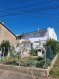 Maison à vendre Thionville. Bien situé à BEUVANGE-SOUS-ST-MICHEL.
Maison mitoyenne de 144 m², composée de 2 appartements mais pouvant être transformée en habitation unique.
Au rez- de chaussée un appartement composé d'une cuisine équipée, un salon/séjour de plus de 17 m², une grande chambre de 15,7 m² et une salle de douche.
Au premier étage un appartement composé d'un séjour de16.67 m², ouvert sur une cuisine équipée, trois chambres (ou un salon et 2 chambres), une salle de bains et un WC.
Entrée commune
Grenier non aménagé
Garage avec porte motorisée
Jardin + place de parking
Derniers travaux réalisés: volets motorisés de 2016, toiture et isolation pignon et façade arrière de 2025 et 2020, réfection façade 2018, Chaudière au gaz de 2024.
Taxe foncière: 1 700 €

Honoraires inclus de  4% TTC  à la charge de l'acquéreur. Prix hors honoraires 270 000 €. Classe énergie D, Classe climat D Montant estimé des dépenses annuelles d'énergie pour un usage standard : entre 1920.00 € et 2650.00 € sur les années 2021, 2022 et 2023 (abonnements compris). Les informations sur les risques auxquels ce bien est exposé sont disponibles sur le site Géorisques : georisques.gouv.fr.