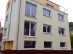 Duplex Vente 3 chambres à Soleuvre - 675 000 € A vendre un très beau duplex avec de grandes baies vitrées autour de deux grandes terrasses dans une maison bi-familiale en construction, finitions haut de gamme, situé au 1er et 2e étage. 3 chambres, 2 salles de bains avec WC, cuisine ouverte sur salon/salle à manger avec accès sur 2 terrasses de +/- 22 m2 chacune, chauffage au sol, triple vitrage, cave, 2 garages box fermés. TVA RECUPERABLE