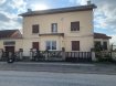 Maison mitoyenne Vente 3 chambres à Réhon - 168 000 € A VENDRE SUR LA COMMUNE DE HEUMONT, UNE MAISON MITOYENNE D'UN COTE PAR LE GARAGE D'UNE SUPERFICIE HABITABLE D'ENVIRON 90M² SUR 7 ARES 70 CENTIARES.
MAISON A RENOVER.
COMPRENANT:
AU-REZ-DE-CHAUSSSE:
Une entrée dégagement, une petite cuisine, un WC, une salle de bain, un salon, une chambre.
UN GRAND GARAGE DE 30M².
A L'ETAGE: un petit dégagement, deux chambres de 16m².
Un grenier aménageable en deux chambres ou autres.
AU-SOUS-SOL : deux caves et chaufferie.
CHAUFFAGE AU FIOUL, FENETRES PVC ET DOUBLES VITRAGES AU-REZ-DE-CHAUSSEE.
A L'ETAGE FENETRES BOIS SIMPLE VITRAGE.
LES PLUS DE LA MAISON:
POSSIBILITE DE FAIRE UN AGRANDISSEMENT A L'ARRIERE DE LA MAISON.
POSSIBILITE D'UN CHAUFFAGE AU GAZ.
TOUT A L'EGOUT.
TERRAIN PLAT.