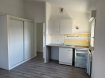 PELTRE 3 rue de Tinseau (57245) - Au centre du village (proche école)

Dans petit immeuble récent, un Studio de 26 m², au 2ème étage (sans ascenseur) comprenant : une entrée avec placard, la pièce de vie avec kitchenette équipée, une salle d'eau avec WC. Chauffage électrique.

Une place de parking complète ce bien.

UNIQUEMENT POUR ETUDIANT  
Garant obligatoire

LIBRE AU 13 JUIN 2025

Loyer : 360 €
Charges : 40€ (avance sur eau, ordures ménagères, électricité et entretien des communs, entretien des espaces verts)
Modalités de récupération des charges locatives : provisions avec régularisation annuelle

Dépôt de garantie : 360€
Honoraires d'agence à la charge du locataire : 286€ dont 78€ pour l'état des lieux

Date de réalisation du diagnostic : 19/04/2023
Frais annuels d'énergie entre 510 € et 740 €
Consommations énergétiques : E (288 WhEP/m².an)
Emissions de gaz à effet de serre : B (9 kgéqCO2/m².an)

Les informations sur les risques auxquels ce bien est exposé sont disponibles sur le site Géorisques : www.georisques.gouv.fr

Contact pour visites : Mme Vilault-Lintz Rachel 06 84 45 23 22