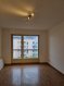 Appartement Location 1 chambre à Thionville - 540 € c.c. Appartement F2 situé au 2ème étage d'un immeuble avec ascenseur, comprenant: une entrée avec un grand placard intégré, une salon avec un balcon attenant, une chambre, une salle de bain avec wc et une cuisine (plaque de cuisson, hotte, four et petit réfrigérateur).
Chauffage électrique individuel
Détail des charges: provision sur eau froide, ascenseur,entretien des communs et électricité des communs.
Situé à 7 min en voiture de la gare SNCF