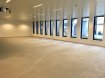 Bureau Location à Strassen - 5 700 € B&C Immobiliere vous propose à la location ces bureaux situés Route d'Arlon à Strassen dans un bâtiment HQE.
Cet ensemble est composé de quatre bloc A, B, C et D sur un parc total de 10486 m2 pour 514 emplacements de parkings en sous terrain et 21 extérieurs.
A ce jour il reste 2 plateaux de 833 m2 et 841 m2 en RDC dans les blocs B & D.
Un plateau en étage de 449 m2 dans le Bloc D.
Les plateaux de 833 et 841 m2 sont divisibles par lot de 200 m2.
Un couloir en verre sera installé aux frais du propriétaire qui desservira les bureaux et les WC.
Le cloisonnement intérieur des cellules restent à la charge du locataire qui aura le choix de ses matériaux.
Un hall d'accueil est présent par Bloc avec sas d'entrée et réceptionniste.
Le locataire aura le nom de son entreprise sur un totem au début du bloc plus un autre à l'entrée de son local.
Le type de bail est uniquement du 6 et 9 ans.
Possibilité de louer des places de parkings privatives moyennant 200 € HT Mensuel.
Charges locatives 2.80 € par m2
Highway: A6 et A3
Airport: Aéroport de Luxembourg à 20km
Bus: 22 / 28 /223
Station: Gare de Luxembourg à 7km