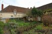 Maison Vente 1 chambre à La Ferté-Bernard - 40 546 € MAISON DE BOURG A RESTAURER. C IMMOBILIER vous propose en EXCLUSIVITE cette belle de bourg à restaurer entièrement d'une superficie actuelle de 65 m² habitable qui développe un potentiel de plus de 110 m². Deux dépendances en L avec un superbe four à pain. Jardin plein SUD, clos, arboré de 478 m². Entrée desservant salle d'eau avec WC, cuisine/séjour (25 m²), chambre ou salon (27 m²). POUR LES AMOUREUX DES VIELLES PIERRES !*Honoraires inclus charge acquéreur : 9.58% TTC (prix 37000.00 euros hors honoraires).