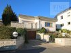 Maison individuelle Vente 3 chambres à Remich - 820 000 € A VENDRE
Maison unifamiliale du type Bungalow sise sur les hauteurs de Remich avec vue imprenable sur la Moselle.
Implantée sur un terrain de 8,8 ares, située 18, chemin des Vignes, cette demeure offre plusieurs possibilités supplémentaires d'aménagement.
Elle se compose comme suit:
Rez-de-chaussée:
Hall d'entrée avec garde-robe, WC séparé, double séjour (48 m²) donnant sur terrasse, cuisine individuelle, 2 chambres à coucher et une salle de bains (8 m²)
Sous-sol:
Garage 2 voitures 46 m², Salle de douche avec sauna, salle buanderie et chauffage (mazout), cave
Grenier de 50 m² partiellement aménagé avec 1 chambre à coucher.
Veuillez contacter notre bureau pour des renseignements supplémentaires.
Ref agence :89
