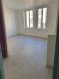 Appartement Location 1 chambre à Lunéville - 290 € c.c. Grand F1 Bis situé à proximité immédiate du Chateau
Cet appartement lumineux est composé d'une pièce avec coin cuisine et d'une chambre. Salle d'eau équipée d'une douche. Il est situé au premier étage de l'immeuble. Ce logement est entièrement rénové.
LOYER 275 € Av S/Charges 15 € DEPOT DE GARANTIE 275 €
FRAIS D AGENCE 286 €