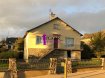 Maison Vente 3 chambres à Derval - 126 000 € Maison centre bourg. A visiter rapidement maison idéalement située dans le bourg de Derval se composant d'une cuisine, salon, 3 chambres, 1 pièce, salle d'eau, wc, sous sol de 75m². Terrain de 948m².Contact : IgorTél : 02 40 55 39 68 dont 5.00 % honoraires TTC à la charge de l'acquéreur.