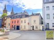 Maison individuelle Vente 4 chambres à Dudelange - 689 000 € Maison à rénover libre de suite au centre de Dudelange d'une surface habitable de /- 160 m2. Un plan d'agrandissement avec logement intégré est en cours, la maison possède un grand potentiel.
La maison se compose comme suit :
- Hall entrée
- Living - Séjour
- Cuisine indépendante
- 4 Chambre à couchers
- Une Salle de bain
- Un Grenier aménageable
- Une grange de 30m2 sur deux étages
- Une cour a l'arrière de la maison ' Jardin
Pour tout complément d'information, n'hésitez pas à nous contactez par téléphone au 28 77 88 22.
Nous sommes également disponibles pour organiser les visites le samedi !
Nous sommes, en permanence, à la recherche de nouveaux biens à vendre (des appartements, des maisons et des terrains à bâtir) pour nos clients acquéreurs.
N'hésitez pas à nous contacter si vous souhaitez vendre ou échanger votre bien, nous vous ferons une estimation gratuitement.
Ref agence : 266