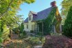 Maison Vente 3 chambres à Brachtenbach - 790 000 € -- FR --
Charmante maison située au calme dans le village de Brachtenbach, à proximité de Wiltz, Clervaux et du Shopping Center Knauf à Pommerloch.
Construite en 1995 sur un terrain de 18a75, avec une surface totale de 234,73 m².
Le jardin, avec sa piscine chauffée, jacuzzi, étang et annexes, sans-vis-à-vis.
Les terrasses sont orientées Sud et Ouest.
Il y a également un atelier, un carport et une serre à disposition.
*Sous-sol :
4 caves individuelles, dont une pour la chaudière au mazout.
*Rez-de-chaussée :
Un hall d'entrée spacieux donnant accès au garage, caves, salon et cuisine.
WC séparé.
Cuisine équipée, de - 22m², ouverte sur la salle à manger et le salon
Salon de 38m² avec poêle à bois
Un garage pour 2 voitures avec un accès au jardin.
*Au 1er étage :
2 chambres à coucher
1 grande salle de bain avec douche, baignoire et WC
1 grande chambre de 22m² avec un accès direct vers une autre pièce (bureau) de 17,60m² avec possibilité d'y installer une deuxième salle de bain.
La piscine est chauffée et filtrée au sel (électrolyse).
L'atelier est isolé et équipé de 380V, avec un accès à une serre, idéal pour un artisan ou un artiste.
Surface totale : 234,73 m²
Surface habitable : 158,18m²
Surface garage : 31,56m²
Surface caves : 44,99m²
Terrain 18a75
Pour de plus amples renseignements ou pour une visite, contactez nous info@immowolz.lu / 352 95 82 59 -1
-- DE --
Charmantes Haus in ruhiger Lage in dem kleinen Dorf Brachtenbach, in der Nähe von Wiltz, Clervaux und dem Einkaufszentrum Knauf in Pommerloch.
Das Haus wurde 1995 auf einem Grundstück von 18a75 gebaut und verfügt über eine Gesamtfläche von 234,73 m².
Der Garten mit beheiztem Pool, Whirlpool, Teich und Nebengebäuden ohne Gegenüber. Die Terrassen sind nach Süden und Westen ausgerichtet.
Es gibt auch eine Werkstatt, einen Carport und ein Gewächshaus.
*Keller:
4 einzelne Keller, darunter einer für den Ölkessel.
*Erdgeschoss:
Eine geräumige Eingangshalle mit Zugang zu Garage, Keller, Wohnzimmer und Küche.
WC getrennt.
Voll ausgestattete Küche, - 22m², offen zum Esszimmer und Wohnzimmer von 38m² mit Holzofen
Eine Garage für 2 Autos mit Zugang zum Garten.
*1. Etage:
2 Schlafzimmer
1 großes Badezimmer mit Dusche, Badewanne und WC
1 größeres Zimmer von 22m² mit direktem Zugang zu einem anderen Raum von 17.60m² mit der Möglichkeit, ein zweites Badezimmer zu installieren.
Der Pool wird erhitzt und mit Salz filtriert (Elektrolyse).
Die Werkstatt ist isoliert und mit 380 V ausgestattet, mit Zugang zu einem Gewächshaus, ideal für einen Handwerker oder Künstler.
Gesamtfläche: 234,73 m²
Wohnfläche: 158,18m²
Garage: 31,56m²
Keller: 44,99m²
Grundstück 18a75
Ref agence : 6985