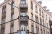 Appartement Vente 2 chambres à Schiltigheim - 196 350 € Début Schiltigheim à proximité de la place d'Haguenau dans un bel immeuble ancien, venez visiter ce grand 3 pièces de 85 m2 comprenant une grande entrée avec placard, 2 chambres, un séjour, une cuisine, un salle de bain et wc. Dans une petite copropriété, proche des transports, écoles et commerces ce logement calme et spacieux est doté de beaucoup de cachet (moulure, parquet..). Vous bénéficiez en annexes, d'une cave et d'un local vélo. Chauffage et eau chaude individuel au gaz .Charges trimestriels 245 '. Nombre de lots 23 dont 11 d'habitations.Votre contact Virgine Diss 06 73 15 37 92