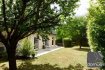 Maison individuelle Vente 5 chambres à Niederanven - 1 395 000 € Belle maison de construction traditionnelle (1991) à vendre dans un beau quartier résidentiel de Niederanven, possédant un beau jardin (8,98 ares) avec un ensoleillement généreux.Les 210 m2 habitable sont distribués de façon suivante:Rez-de-chaussée: Grand hall éclairé naturellement avec vestiaire, WC séparé, grand living/salle à manger avec feu ouvert (50 m2) donnant sur le jardin par des portes fenêtres, parquet massif au sol, cuisine individuelle et entièrement équipée donnant également sur la terrasse du jardin. Bureau de 14 m2 côté rue.1er étage: Escalier en marbre rose du Portugal, 4 chambres à coucher dont une suite parentale avec salle de bain, une petite chambre avec salle de bain, une troisième salle de douche individuelle, petite pièce supplémentaire de 10 m2 pour bureau ou autre, grand placard intégré dans le hall de nuit, escalier escamotable vers le grenier.sous-sol:Garage pour 2 voitures (45 m2), chaufferie avec chaudière au fuel, arrivée du gaz présente dans le sous-sol, cave à vin, grande buanderie, plusieurs caves.Un grand jardin avec des arbres fruitiers, un confortable abri de jardin ainsi qu'une belle terrasse de 60 m2 agrémentent l'espace extérieur. Concernant l'aménagement intérieur de la maison, il y a une climatisation dans les chambres à coucher, triple vitrage partout avec des fenêtres en verre feuilleté et volets électriques au Rez-de-chaussée, alarme, porte d'entrée blindée.Disponibilité à convenirRef agence :103361