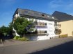 Appartement Location 1 chambre à Mersch - 1 100 € DISPONIBLE DE SUITE
New Keys vous propose ce charmant appartement rénové à louer avec le mobilier.
Idéalement situé, dans une impasse résidentielle de la commune de Mersch, ce bien au 3ième et dernier étage sans ascenseur se présente de la manière suivante:
-Hall d'entrée
-Cuisine équipée ouverte sur le living
-Débarras
-Living avec accès au balcon
-Salle de douche avec toilettes et évacuation pour la machine à laver
-Balcon avec une belle vue dégagée
-Emplacement de parking privé
Arrêt de bus à proximité, 5 minutes à pied du parc de Mersch, gare de Mersch à 15min à pied, proche de l'accès à la route du Nord (15 min de route du Kirchberg).
Loyer: 1 100 €
Avance sur charges: 195 €
Caution: 1 100 €
Honoraires d'agence: 1 287 € TTC
N'hésitez pas à nous contacter au 352 691 216 830 ou par mail smarrocco@newkeys.lu pour plus d'informations ou une éventuelle visite.
Ref agence :5003397