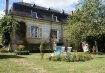 Maison Vente 3 chambres à La Chartre-sur-le-Loir - 345 000 € . Au Nord de Tours, Maison de bourg entièrement rénovée, comprenant belles pièces de réception, grande cuisine aménagée et équipée, chambre, bureau, salon d'été, salle d'eau. A l'étage : palier desservant 3 chambres dont une en suite. Garage et cave. L'ensemble sur 750 m2 de jardin paysager.