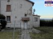 Maison mitoyenne Vente 3 chambres à Bouligny - 65 000 € Ref 3971 : A SAISIR!!!!!!!!!!! EN EXCLUSIVITÉ .........
Maison mitoyenne 105 m² sur 4.40ares.
Hall d'entrée distribuant sur une cuisine meublée ouverte sur pièce de vie. Une salle d'eau (douche à l'italienne, une vasque équipée, un wc),
1er étage : deux chambres
En combles aménagés : 3ème chambre.
Sous sol : 2 caves dont une carrelée, chaufferie.
Jardin avec garage pour un VL et cour pour stationnement supplémentaire.
Toiture refaite13 ans. CC gaz de ville. D.V. Bois avec VR en partie.
Ce bien à retenu votre attention, pour un renseignement ou une simple visite contactez ROGER 03.82.20.83.73. OU 03.82.22.45.44. à LA CENTRALE IMMOBILIÈRE JARNY ou PIENNES. Sur RDV possible du LUNDI au SAMEDI.