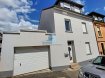 Maison jumelée Vente 4 chambres à Esch-sur-Alzette - 860 000 € -- FR --L'Agence ImmoAssur vous propose en exclusivité.Cette belle maison avec 3 façades libres, vous serez séduit par les volumes proposés ainsi que la belle luminosité.Située à deux pas du centre ville tout en étant dans une situation tranquille. Elle est composée comme suit:Au rez de chaussée :- Hall d'entrée - Bureau 7.5m2- Wc séparé - Cuisine équipée salle à manger 25 m2- Grand salon très lumineux de 32 m2 avec sortie sur le jardin et la terrasse le tout pour 85 m2 .- Grande pièce supplémentaire de 30 m2 avec de grande baies vitrées, idéal pour pièce de loisirs, salles billard etc... Au 1er étage : - Hall de nuit - Grande suite parentale de 29 m2 avec une salle de bains et douche italienne, un meuble double vasques et wc suspendu. - Chambre à coucher de 13 m2 Au deuxième étage :- Hall - 2 chambres à coucher mansardées(17 m2 et 15 m2 au sol ) - Une salle de douche avec meuble vasque, wc suspendu. La chaufferie ( chaudière gaz condensation neuve). Comprend également un grand garage de 26 m2 pour une voiture avec coin buanderie dans le fond du garage, ainsi qu'une cave. La maison se trouve dans un excellent état récemment rénovée.- Chaudière à gaz condensation installation fin 2018- Dalles en béton- Nouvelles peinture et sol- Fenêtres doubles vitrages- Façade neuve 12/2018 - 2 salles de bain complètesSituation géographique exceptionnel regroupant toutes les commodités.A 10 minutes à pieds de la gare, à deux pas de école InternationaleLIBRE DE SUITE !!!Les honoraires de l'agence seront à la charge du vendeurPour l'obtention de votre crédit, notre relation avec nos partenaires financiers (banques luxembourgeoise) vous permettront d'avoir les meilleurs conditions du marché.N'hésitez surtout pas !!!! c'est totalement gratuit.Nous sommes aussi disponibles pour les visites le samedi.Selon la disponibilité des propriétaires.Nous recherchons en permanence pour la vente et pour la location,des appartements, maisons, terrains à bâtir etc pour notre clientèle déjà existante.Achat par notre société aussi.N'hésitez pas à nous contacter si vous avez un bien pour la vente ou la location.Estimation gratuites voir conditions en agence. Ref agence :Maison_Esch